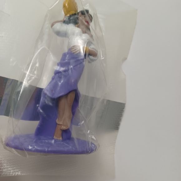 1996 Cheerios Esmaralda -Hunchback Of Notre Dame Mini Figure Cereal Box - Picture 4 of 7